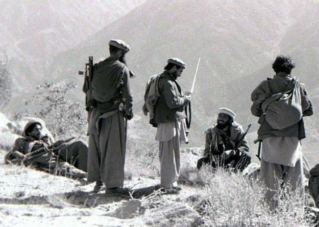 საბჭოთა კავშირის ავღანეთში ომის დროს, მოჯაჰედებს აფინანსებდნენ და წვრთნიდნენ ამერიკელები